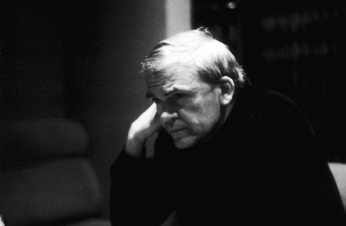 http://es.wikipedia.org/wiki/Milan_Kundera